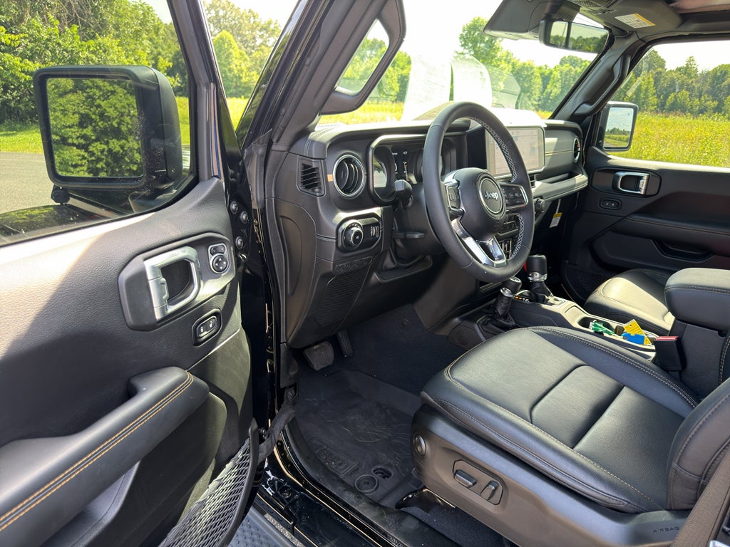 2025 Jeep Wrangler 4-Door Sahara 4x4