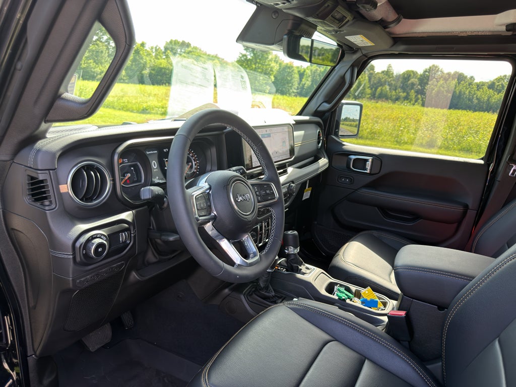 2025 Jeep Wrangler 4-Door Sahara 4x4