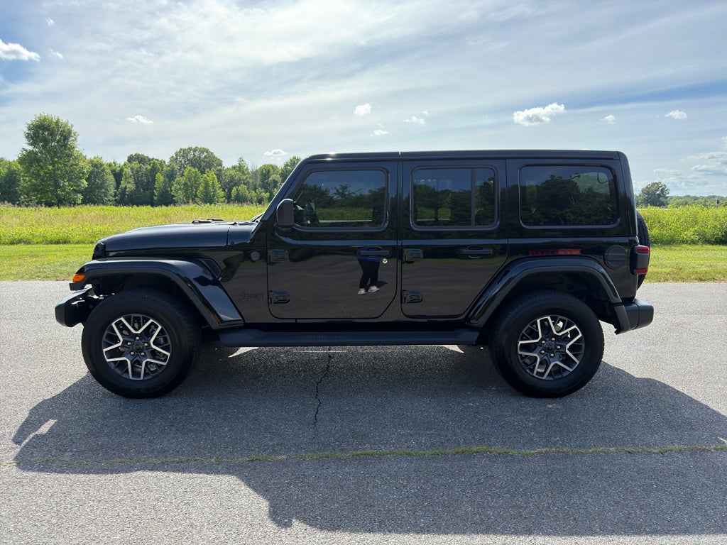 2025 Jeep Wrangler 4-Door Sahara 4x4