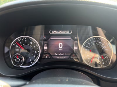 2020 RAM 1500 Big Horn Crew Cab 4x4 5'7" Box