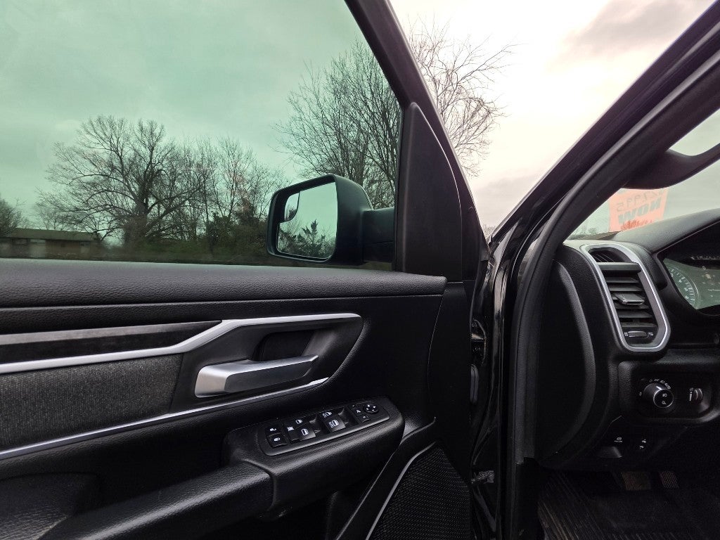 2020 RAM 1500 Big Horn Crew Cab 4x4 5'7" Box