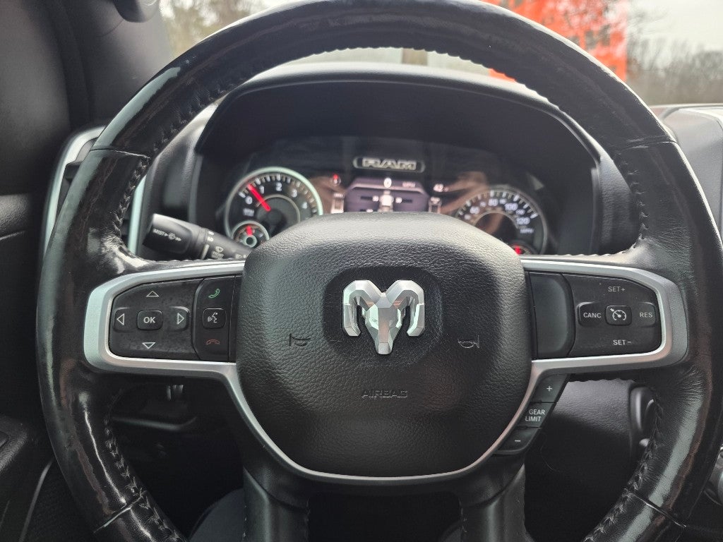 2020 RAM 1500 Big Horn Crew Cab 4x4 5'7" Box