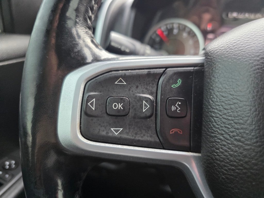 2020 RAM 1500 Big Horn Crew Cab 4x4 5'7" Box