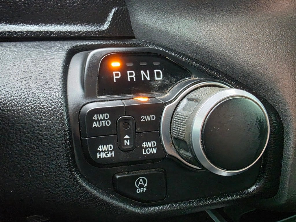 2020 RAM 1500 Big Horn Crew Cab 4x4 5'7" Box