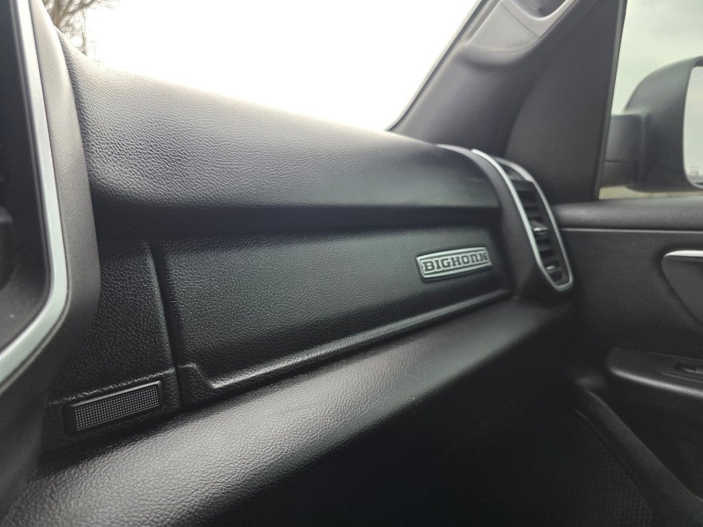 2020 RAM 1500 Big Horn Crew Cab 4x4 5'7" Box