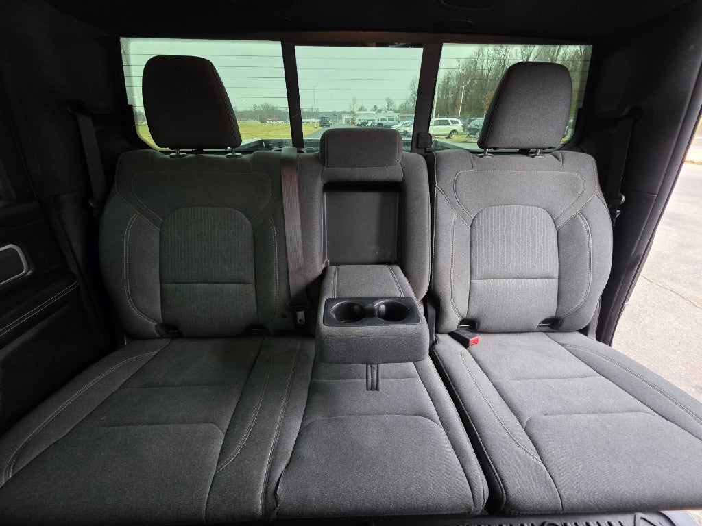 2020 RAM 1500 Big Horn Crew Cab 4x4 5'7" Box