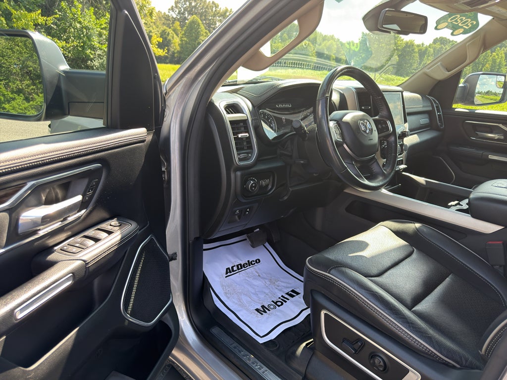 2020 RAM 1500 Laramie Crew Cab 4x4 5'7" Box