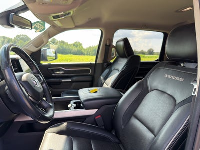2020 RAM 1500 Laramie Crew Cab 4x4 5'7" Box