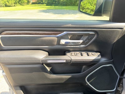 2020 RAM 1500 Laramie Crew Cab 4x4 5'7" Box
