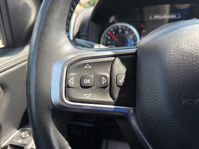 2020 RAM 1500 Laramie Crew Cab 4x4 5'7" Box