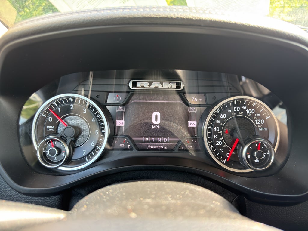 2020 RAM 1500 Laramie Crew Cab 4x4 5'7" Box