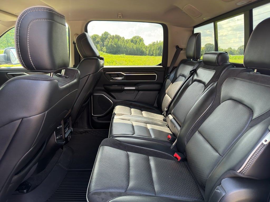 2020 RAM 1500 Laramie Crew Cab 4x4 5'7" Box