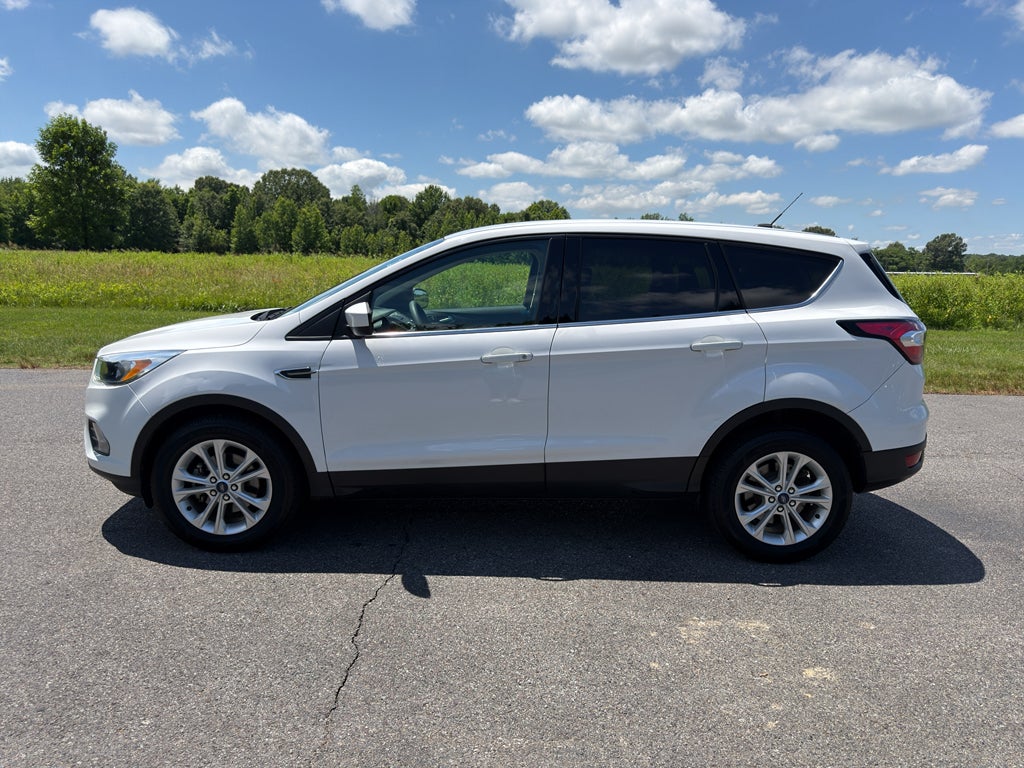 Used 2017 Ford Escape SE with VIN 1FMCU0GD7HUD81730 for sale in Paducah, KY
