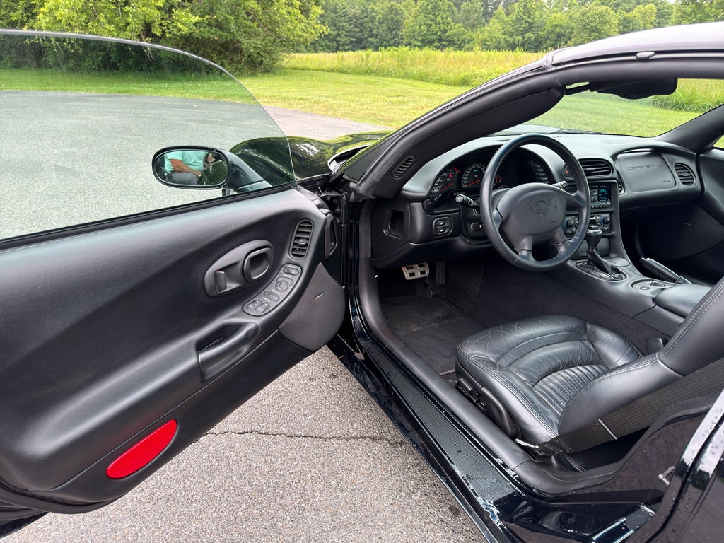 2004 Chevrolet Corvette Base