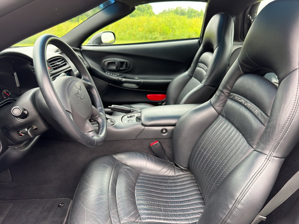 2004 Chevrolet Corvette Base