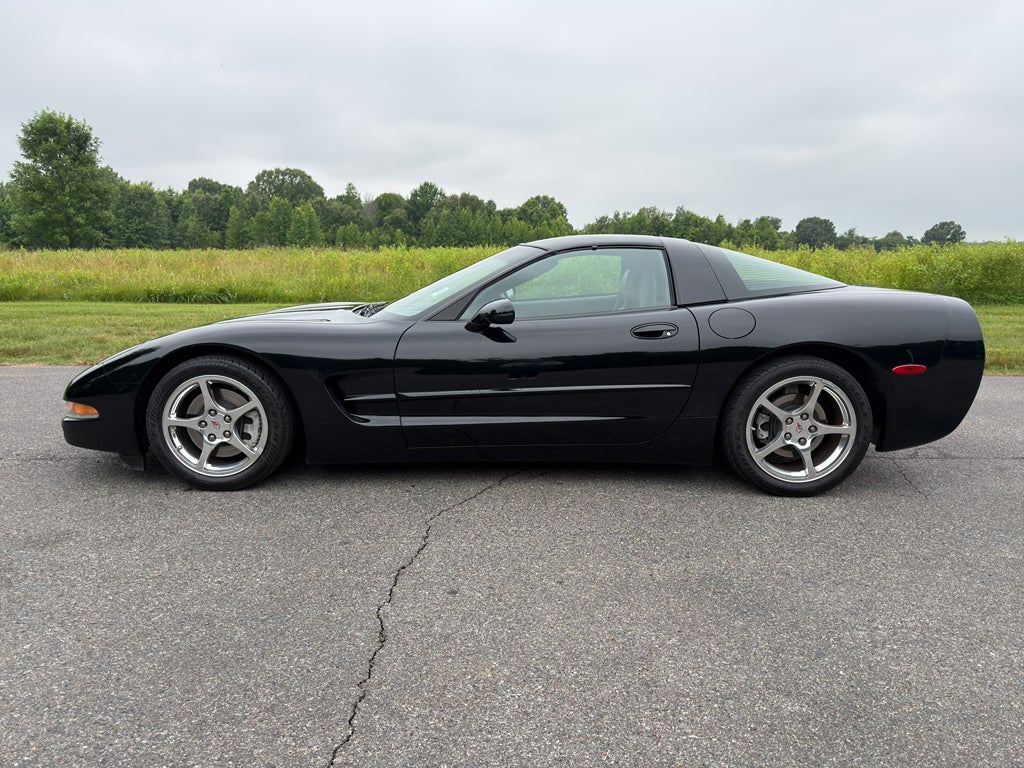 2004 Chevrolet Corvette Base