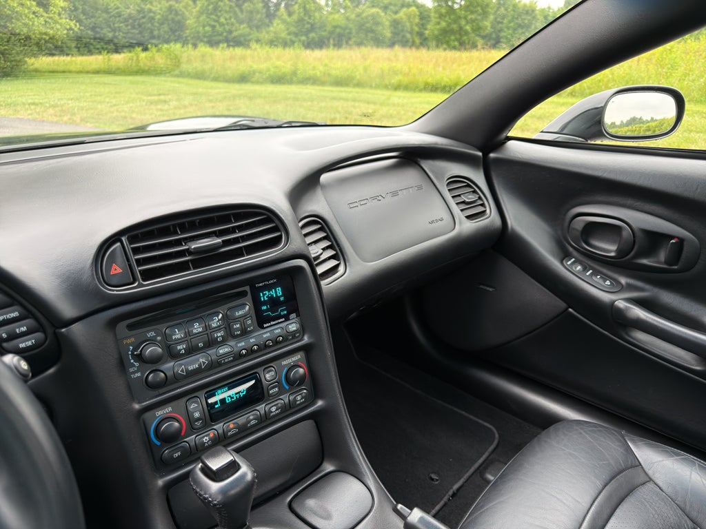 2004 Chevrolet Corvette Base