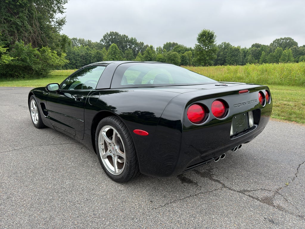 2004 Chevrolet Corvette Base