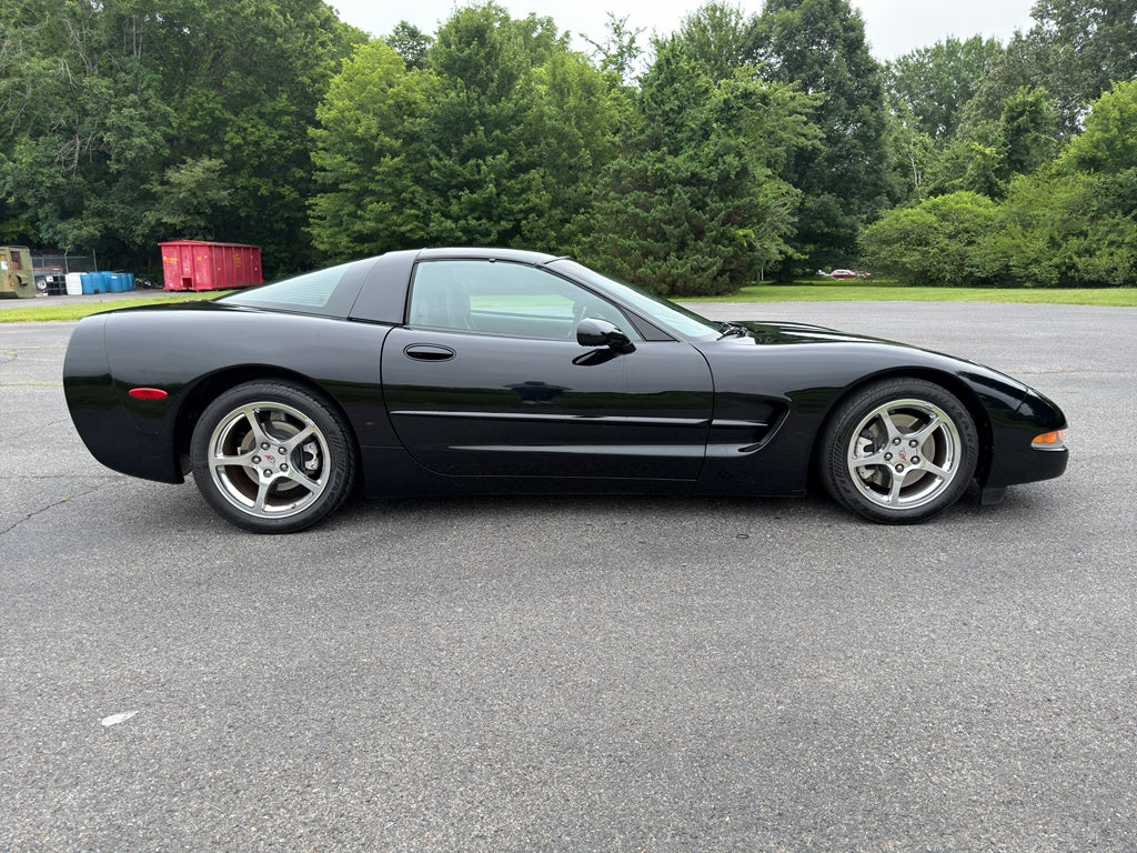 2004 Chevrolet Corvette Base