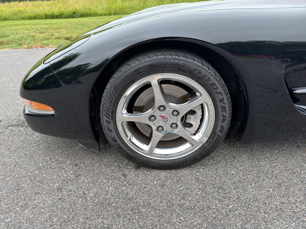 2004 Chevrolet Corvette Base