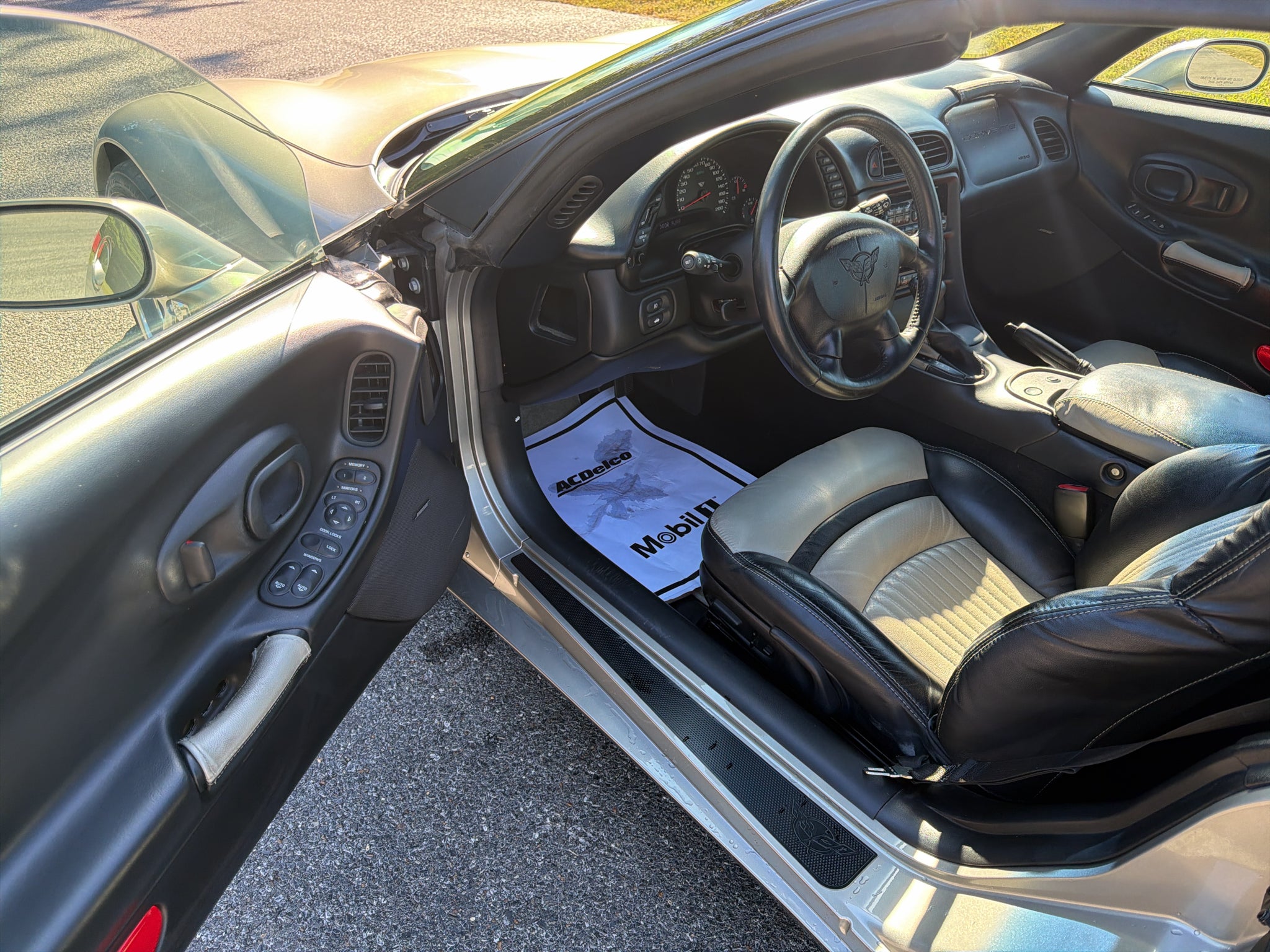 2001 Chevrolet Corvette Base