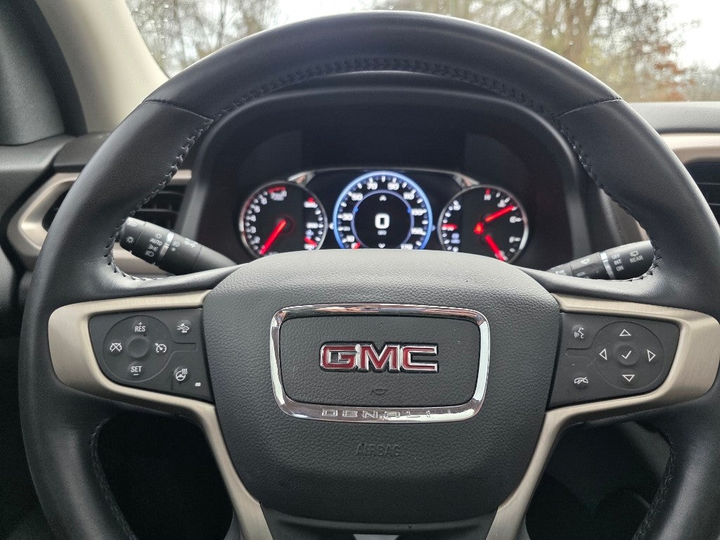 2022 GMC Acadia Denali