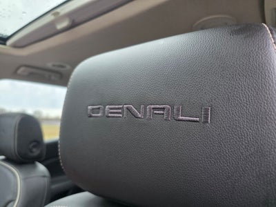 2022 GMC Acadia Denali