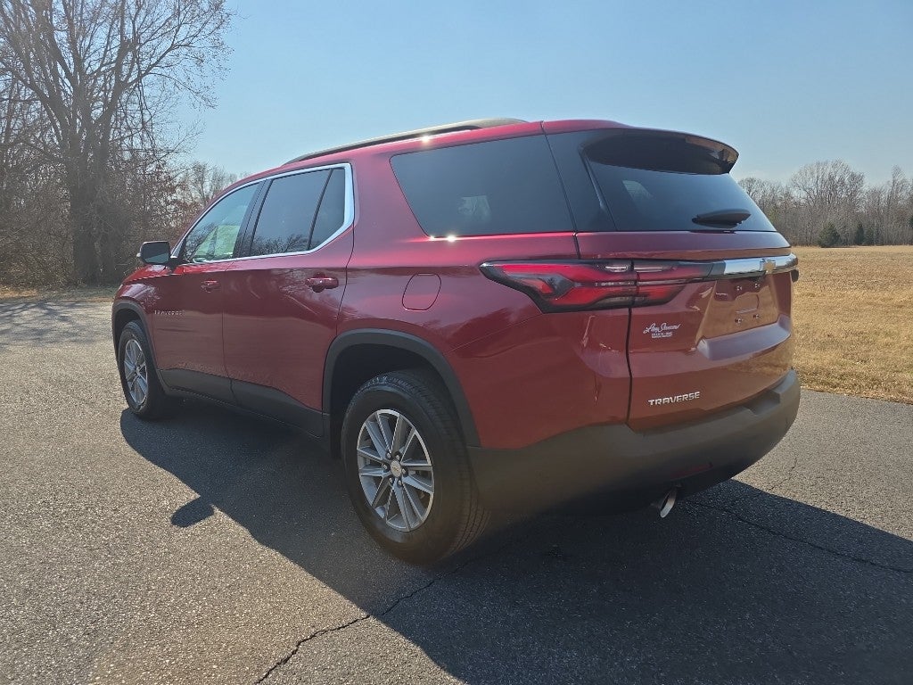 2023 Chevrolet Traverse LT Cloth