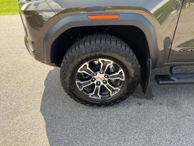 2024 GMC Canyon AT4