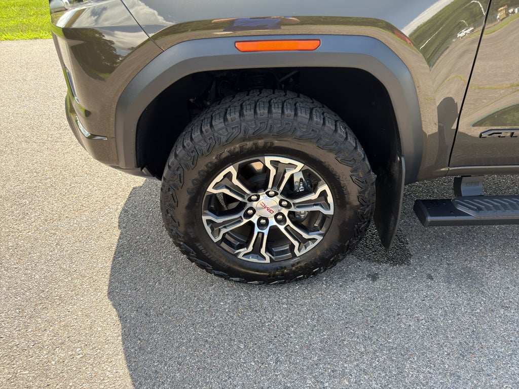 2024 GMC Canyon AT4