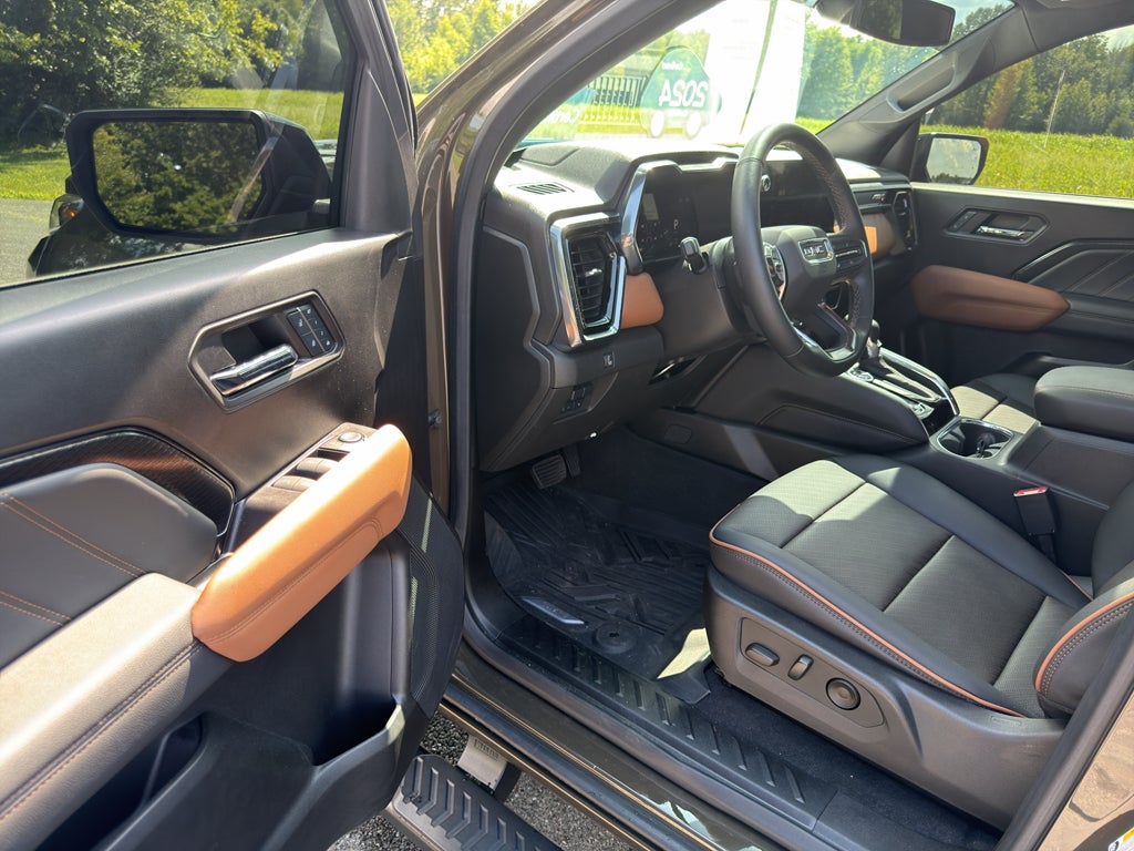 2024 GMC Canyon AT4