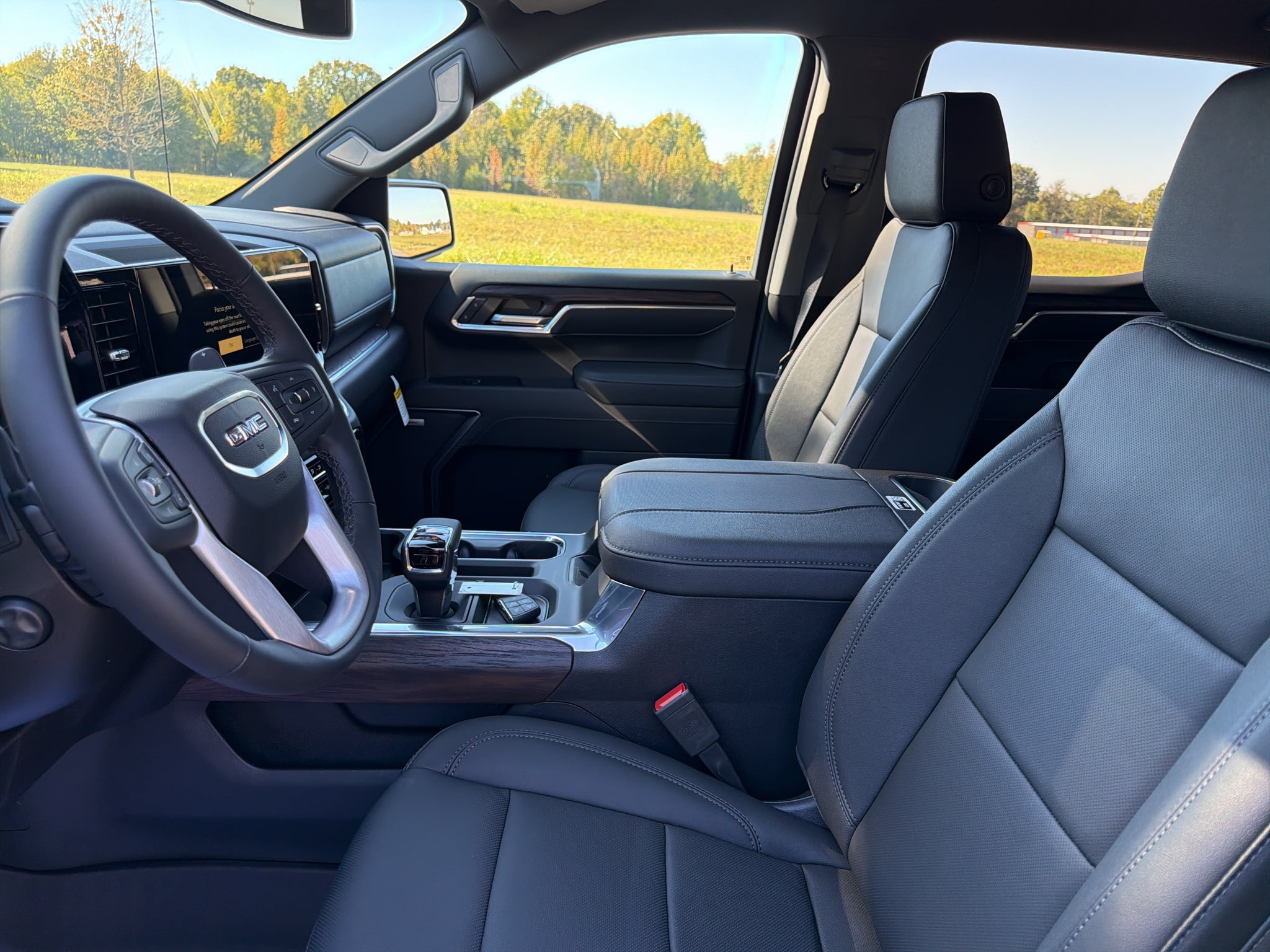 2026 GMC Sierra 1500 SLT - Photo 10