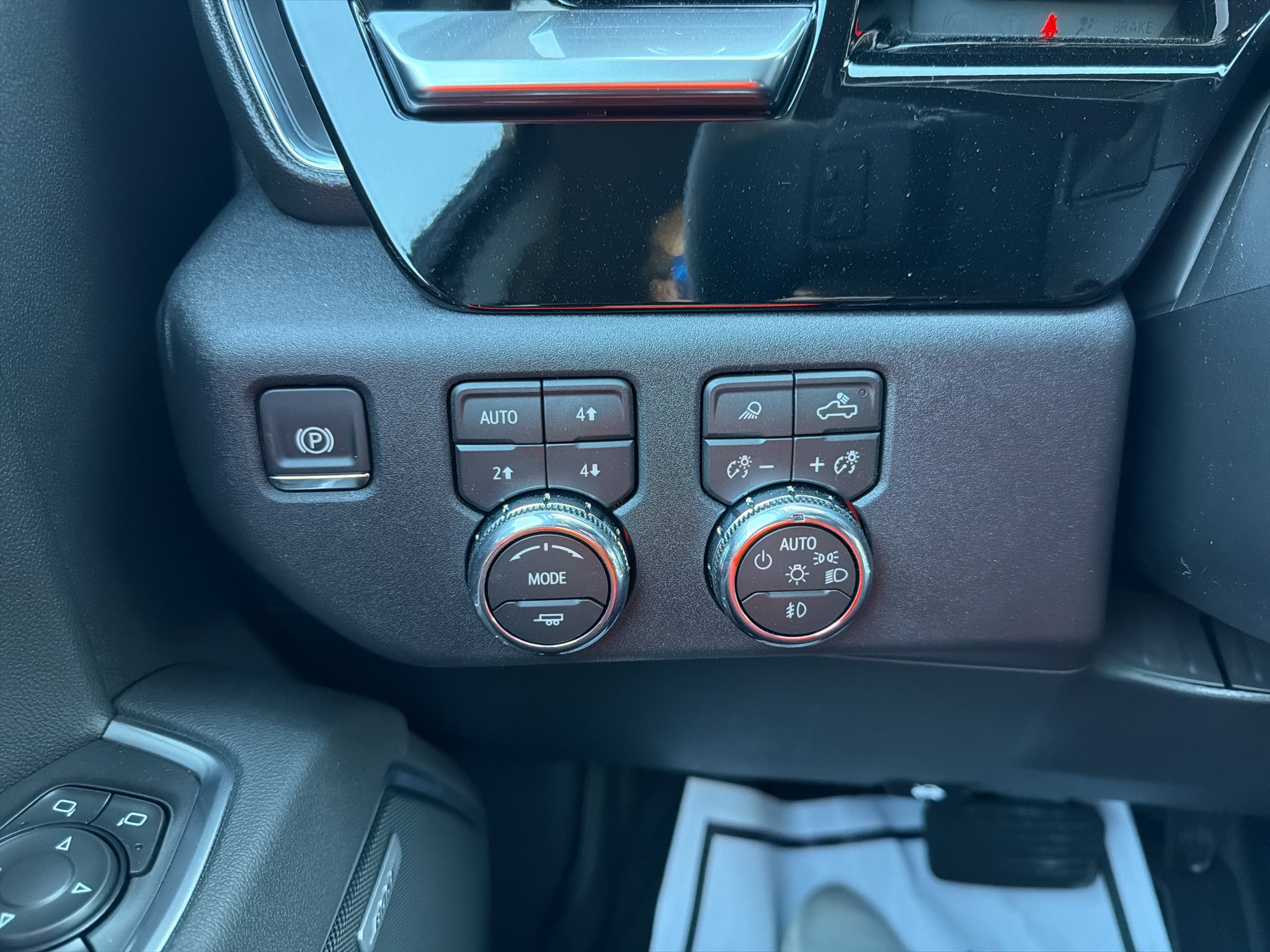 2026 GMC Sierra 1500 SLT - Photo 19