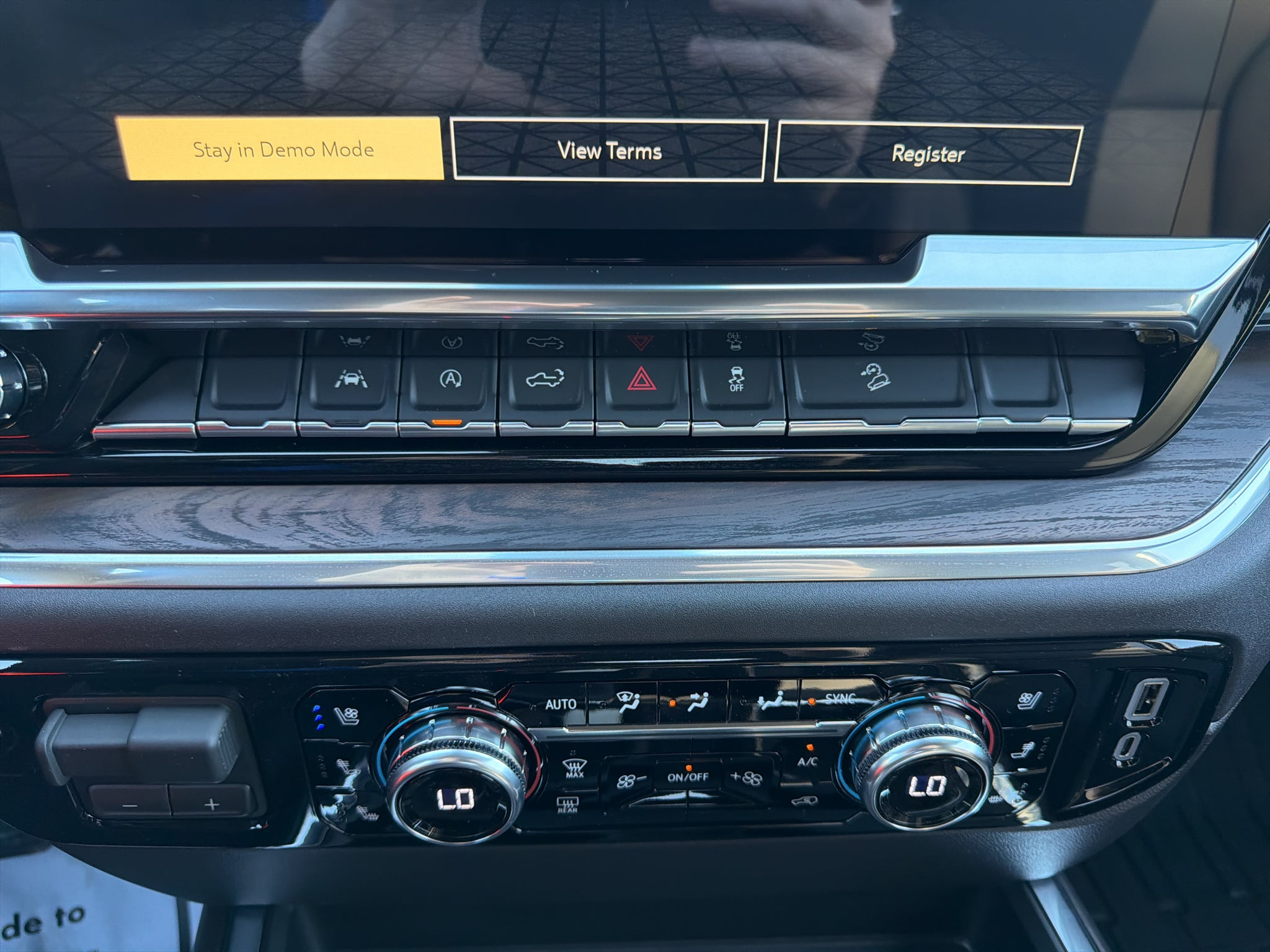 2026 GMC Sierra 1500 SLT - Photo 21