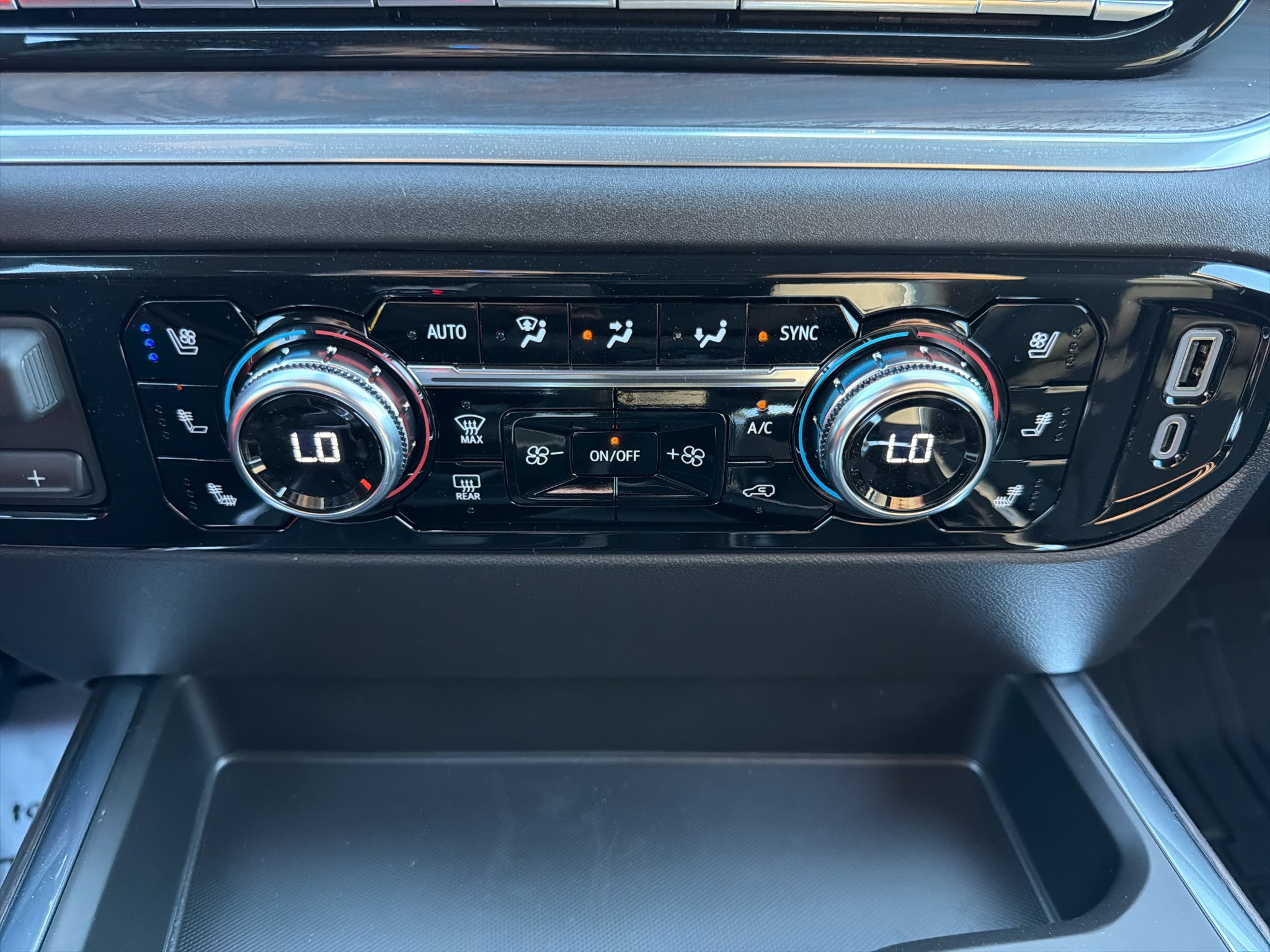 2026 GMC Sierra 1500 SLT - Photo 22