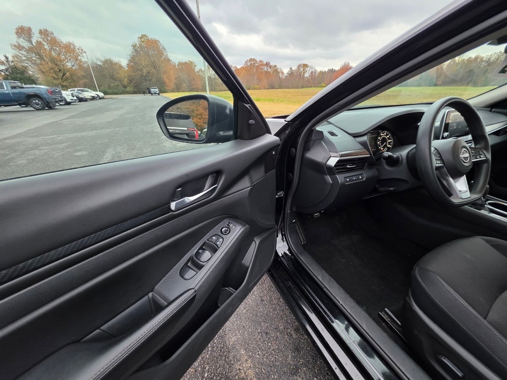 2024 Nissan Altima SV FWD