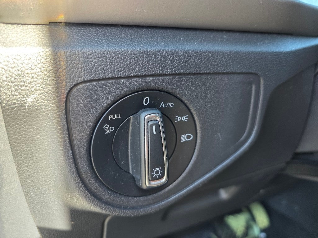 2020 Volkswagen Atlas Cross Sport 2.0T SE w/Technology