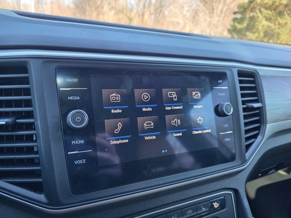 2020 Volkswagen Atlas Cross Sport 2.0T SE w/Technology