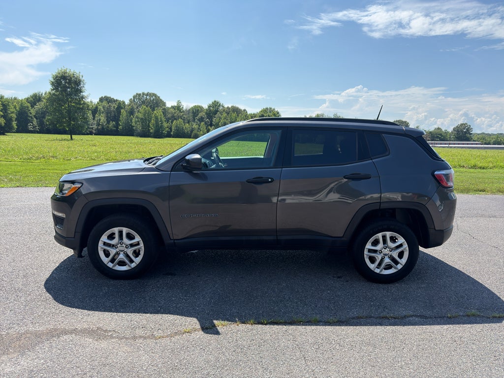 Used 2018 Jeep Compass Sport with VIN 3C4NJDAB6JT262636 for sale in Paducah, KY