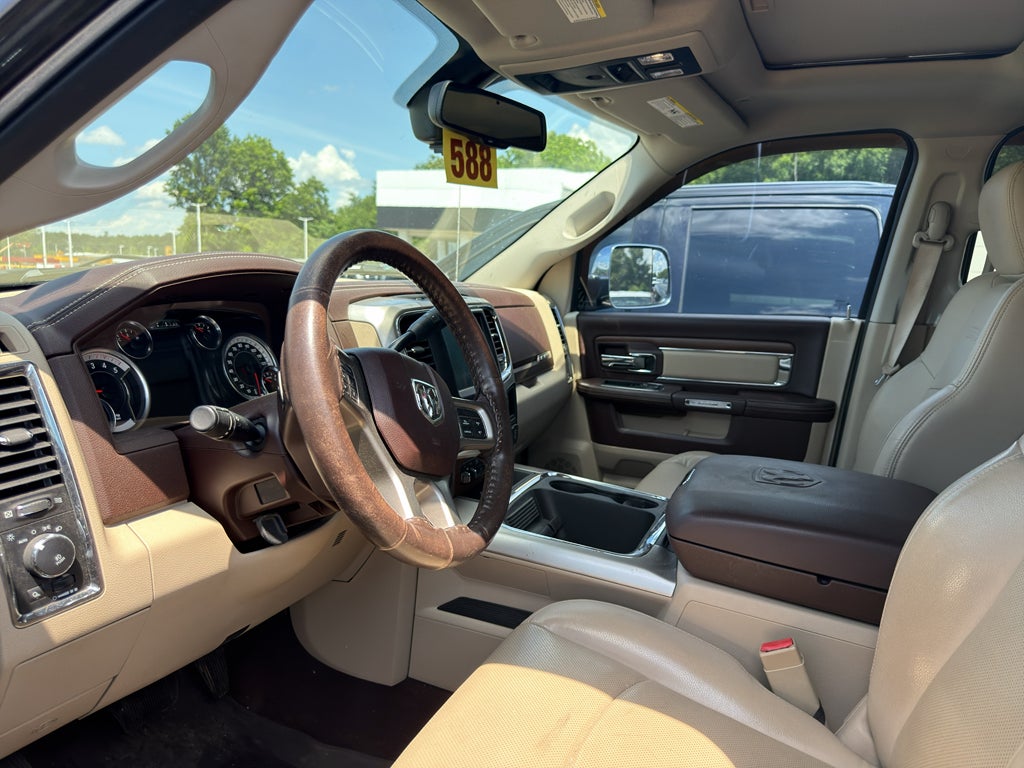 2017 RAM 2500 Laramie Crew Cab 4x4 6'4" Box