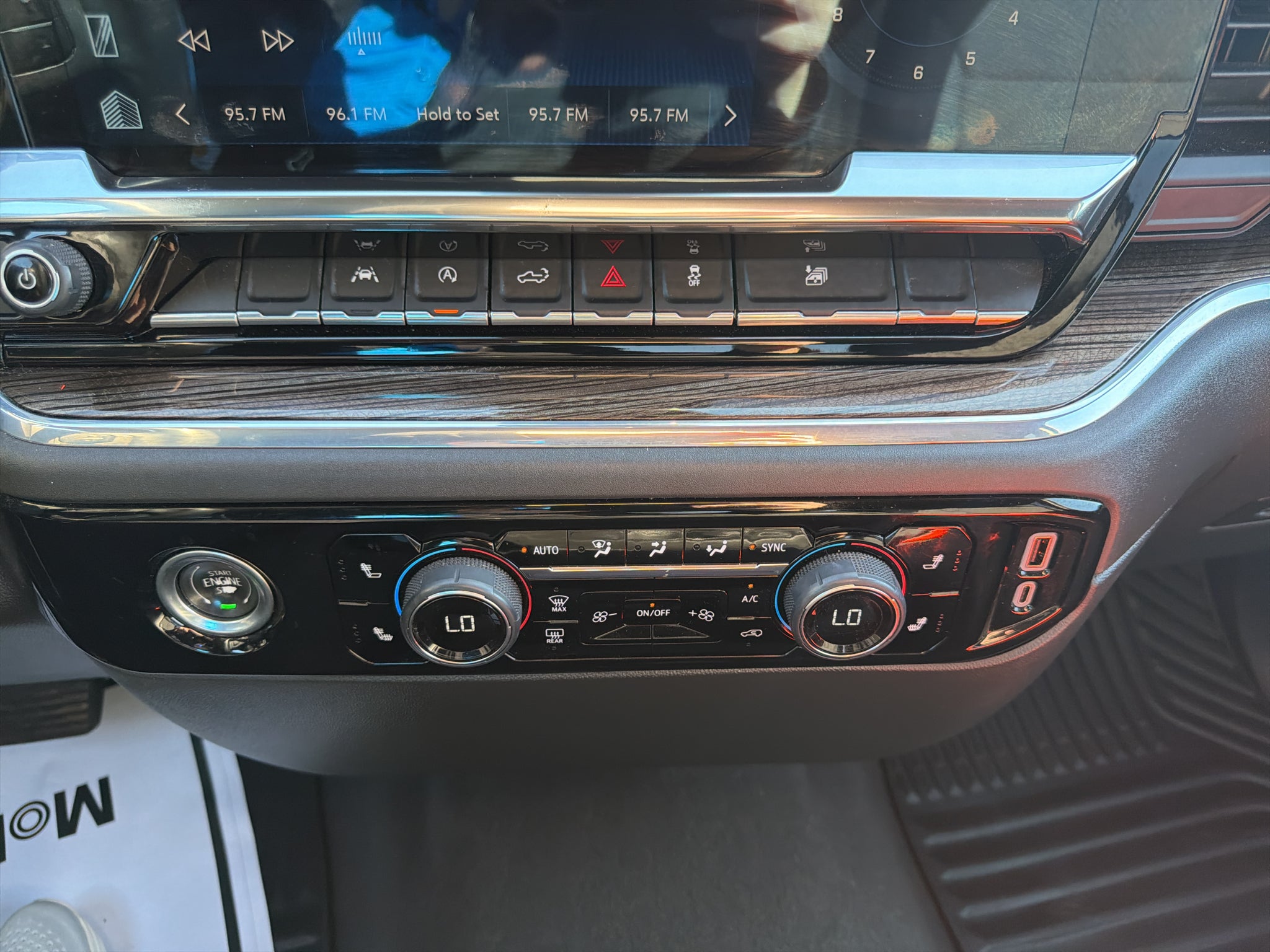 2024 Chevrolet Silverado 1500 LT - Photo 20