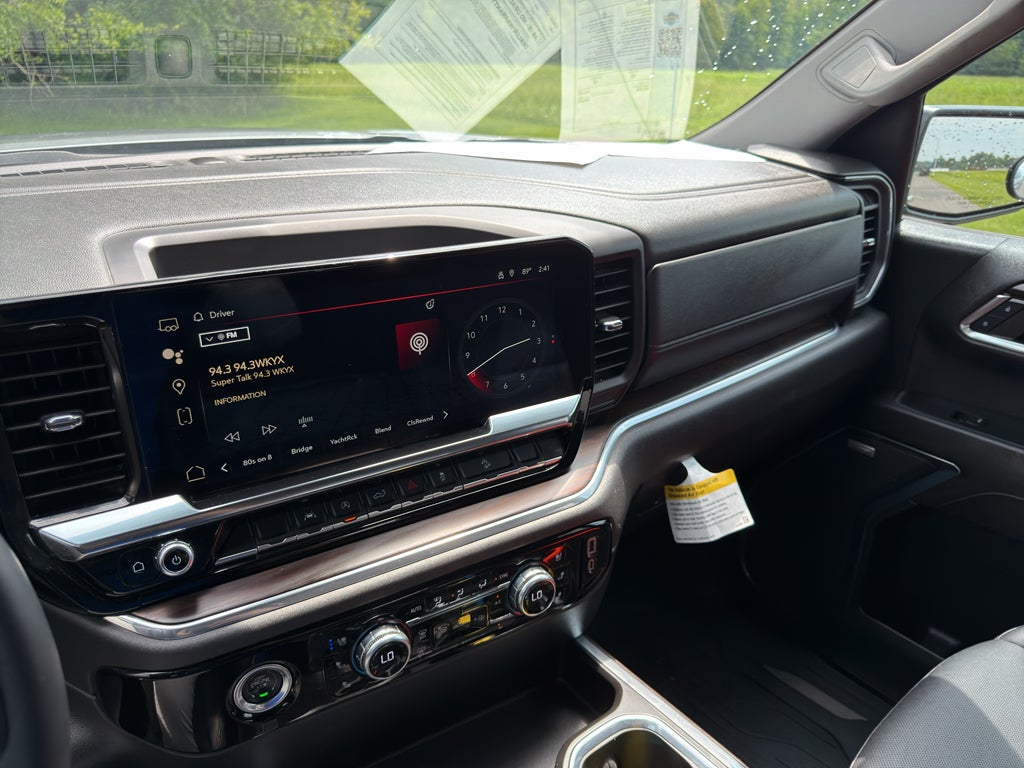 2024 GMC Sierra 1500 SLT