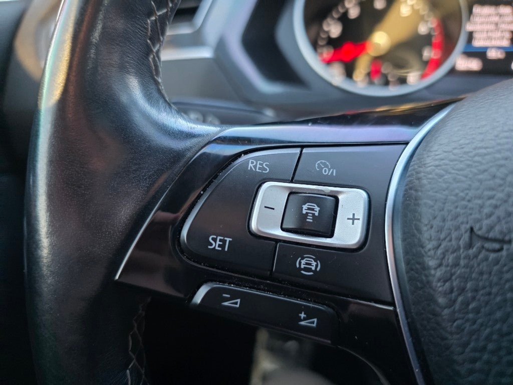 2021 Volkswagen Tiguan 2.0T SE R-Line Black