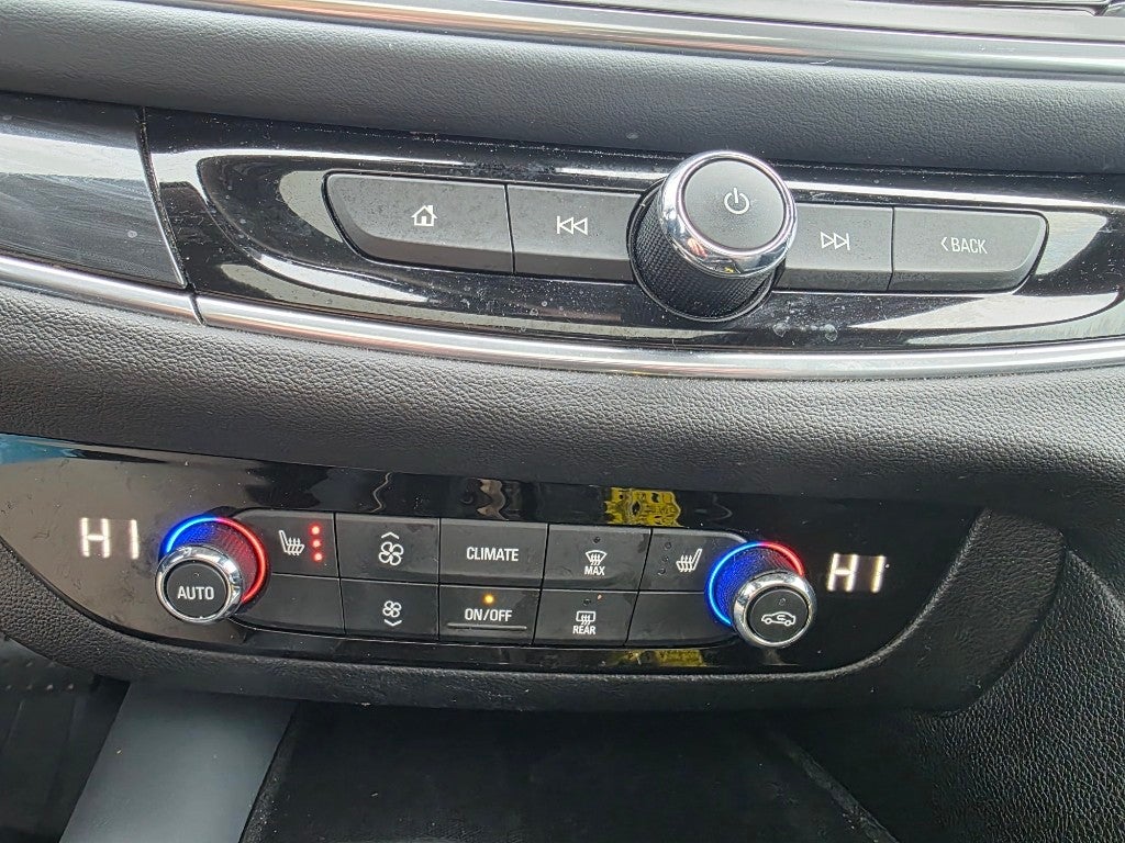 2020 Buick Enclave Essence