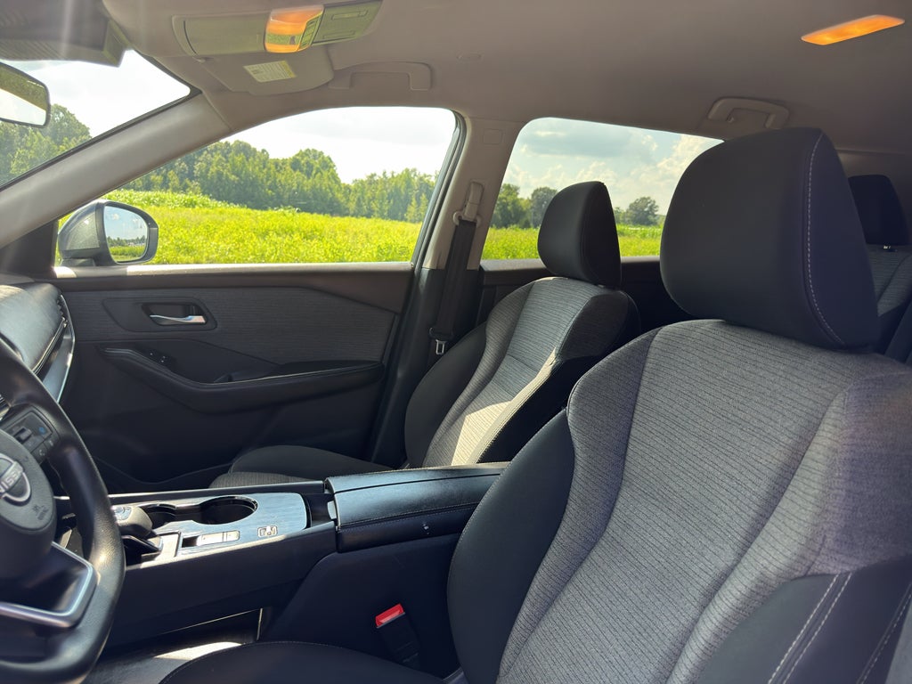 2022 Nissan Rogue SV FWD