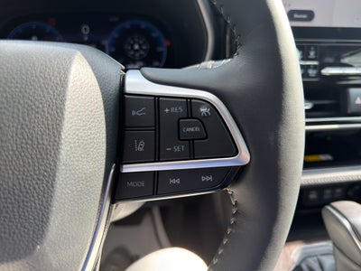 2025 Toyota Highlander LE