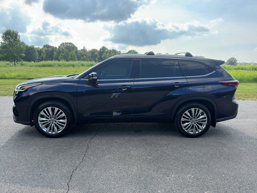 2025 Toyota Highlander LE
