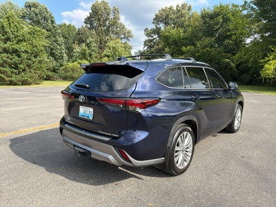 2025 Toyota Highlander LE