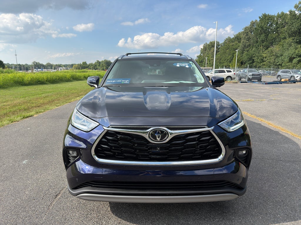 2025 Toyota Highlander LE