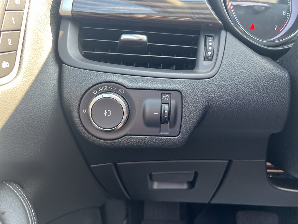 2020 Buick Envision Essence Group